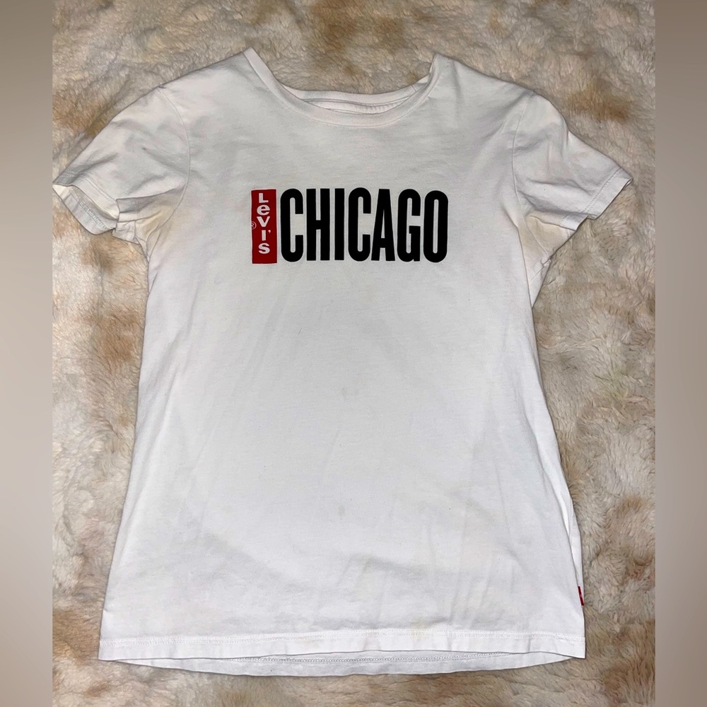 Levi’s t shirt